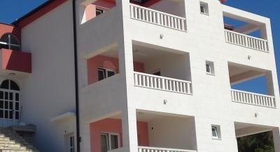 Apartments Simac, private accommodation in city Rogoznica, Croatia